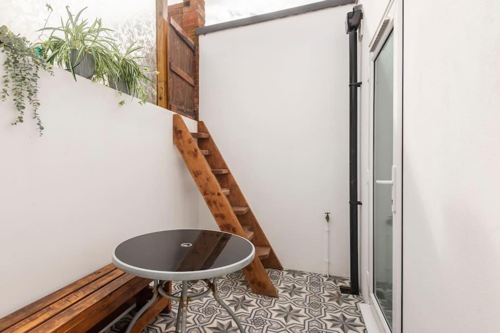 Comfortable Flat Close To The Beach Brighton Екстер'єр фото